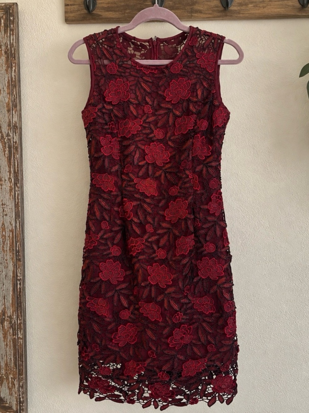 White House Black Market WHBM Red Lace Sheath Dress Women's Medium 10